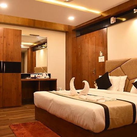 Hotel Royal City Siliguri Eksteriør billede