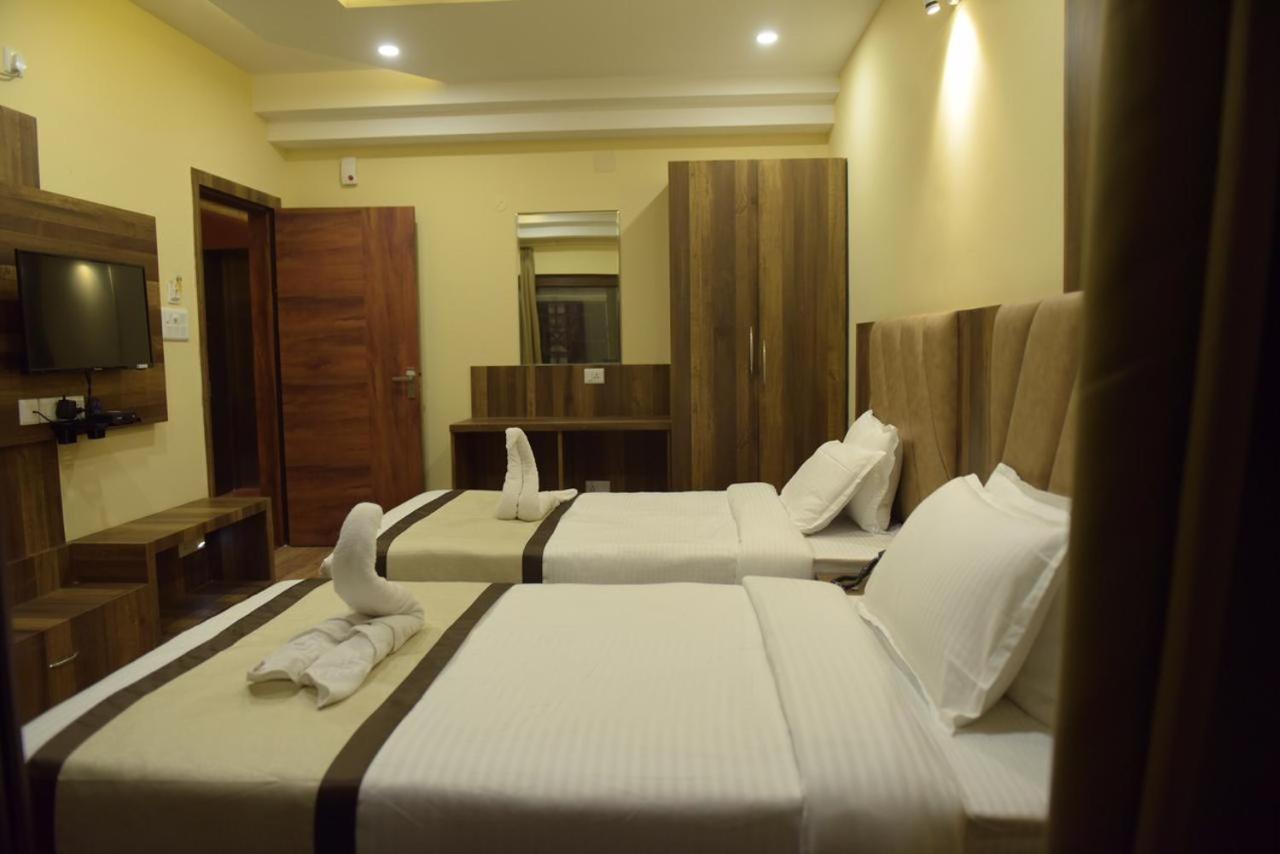 Hotel Royal City Siliguri Eksteriør billede