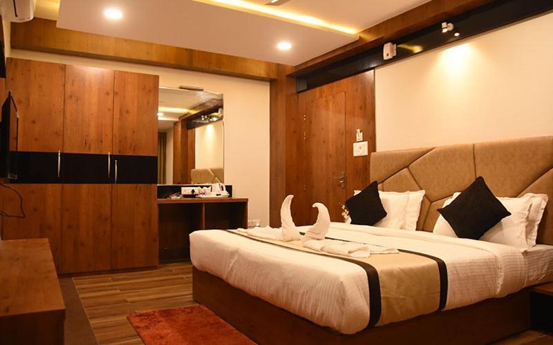 Hotel Royal City Siliguri Eksteriør billede