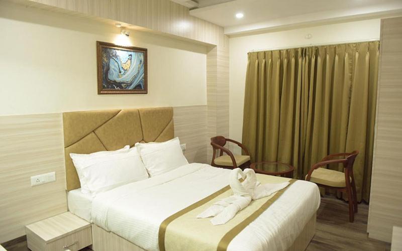Hotel Royal City Siliguri Eksteriør billede