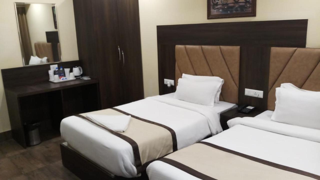 Hotel Royal City Siliguri Eksteriør billede