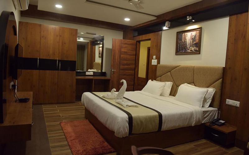 Hotel Royal City Siliguri Eksteriør billede