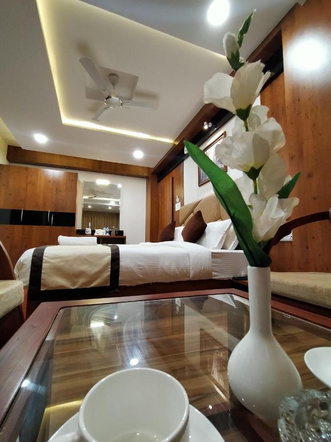 Hotel Royal City Siliguri Eksteriør billede