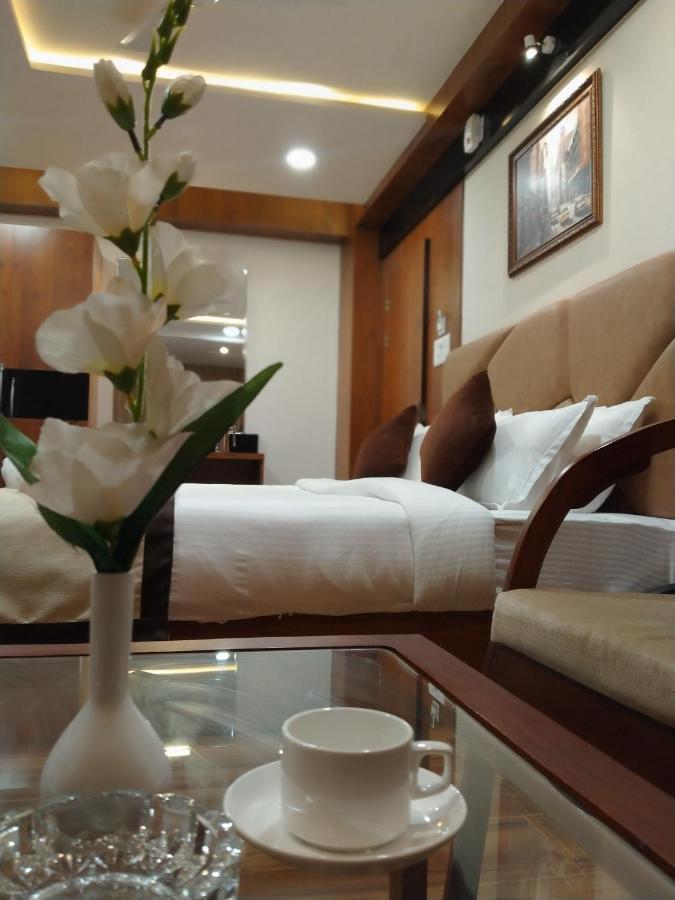 Hotel Royal City Siliguri Eksteriør billede