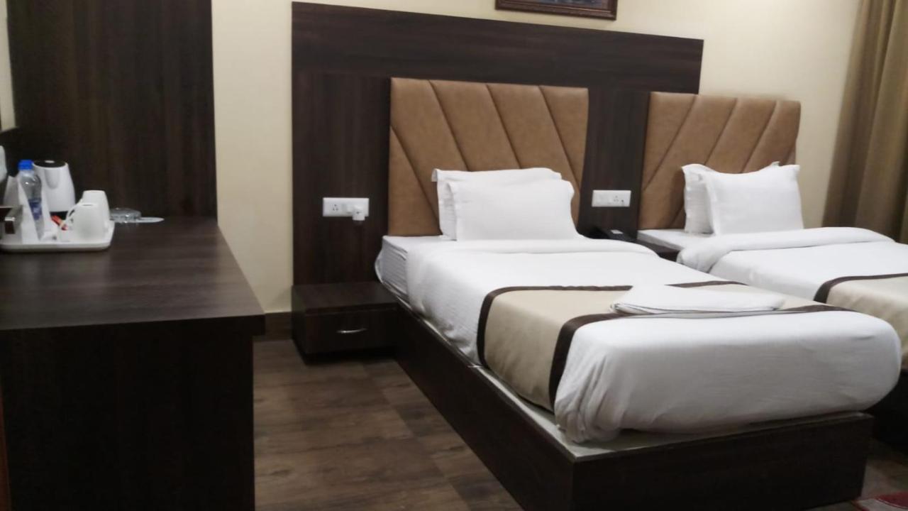 Hotel Royal City Siliguri Eksteriør billede
