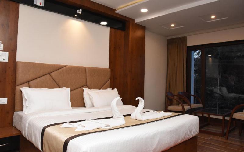 Hotel Royal City Siliguri Eksteriør billede